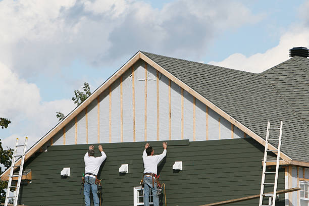 Professional Emergency Siding Repair technician working in Clarksville, TX